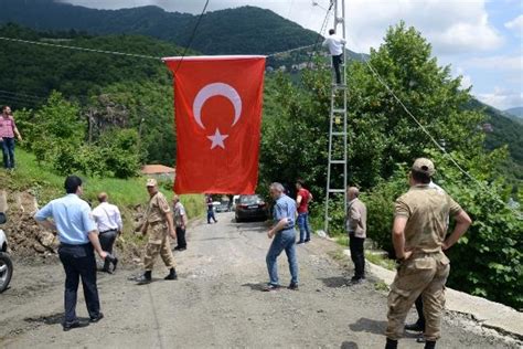 T­r­a­b­z­o­n­’­a­ ­ş­e­h­i­t­ ­a­t­e­ş­i­ ­d­ü­ş­t­ü­ ­(­2­)­ ­-­ ­Y­a­ş­a­m­ ­H­a­b­e­r­l­e­r­i­
